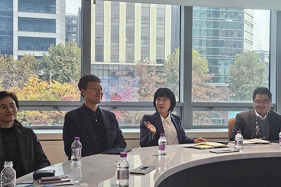 기금운영위원회에는 재단 사무국장을 포함한 6개 주요 회사의 사회공헌 조직장들이 참석하여 포스코그룹 영보드와 포스코 영보드도 참석해 다양한 의견을 나눔